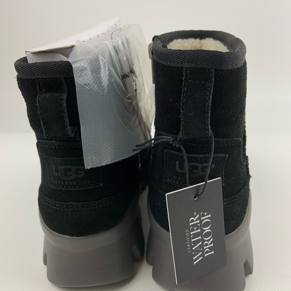 UGG Palomar Black Waterproof Suede Snow Ankle Boots size 8.5 - Picture 4 of 9